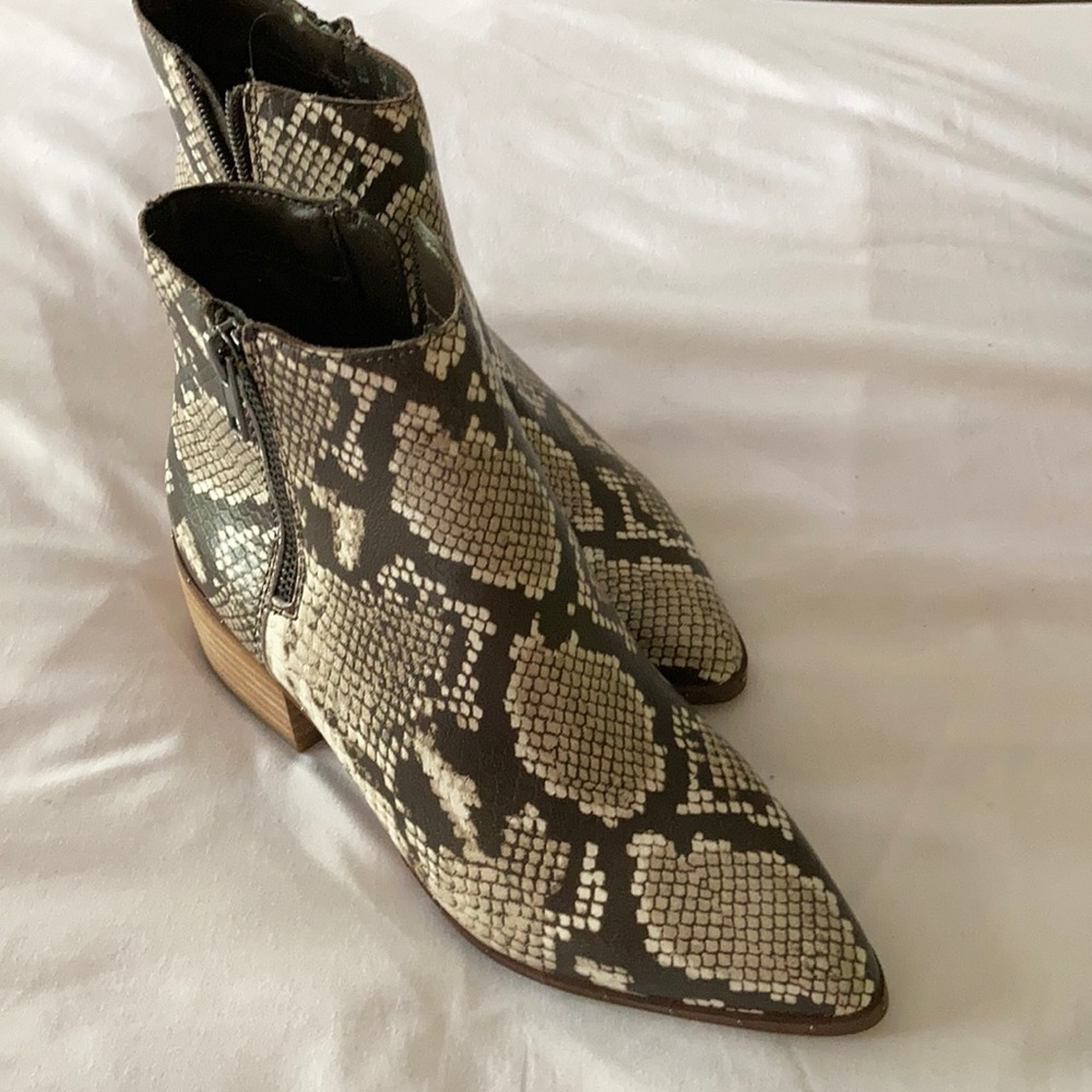 Bleecker & Bond ankle boots